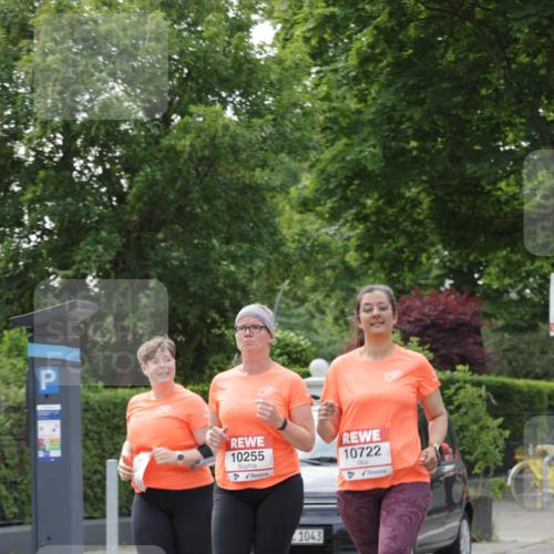 15.06.2025 - REWE Women's Run Jannik Wohlers http://msf.ph/oto/7949815 15.06.2025 08:32:09 Laufen 10255, 10722, 1043 meine-sportfotos.de