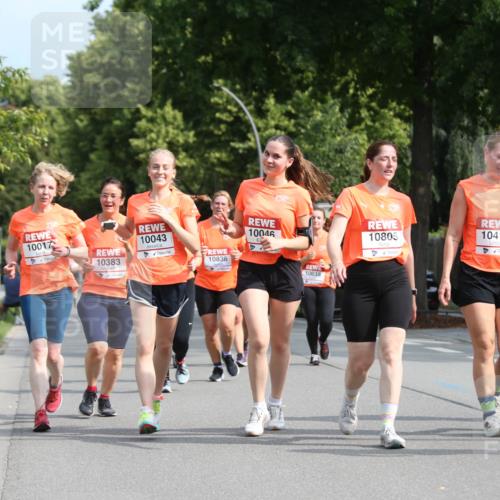 15.06.2025 - REWE Women's Run Jannik Wohlers http://msf.ph/oto/7949816 15.06.2025 09:48:33 Laufen 10017, 10383, 10043, 10046, 10836, 10638, 10413, 10805, 1075, 4 meine-sportfotos.de