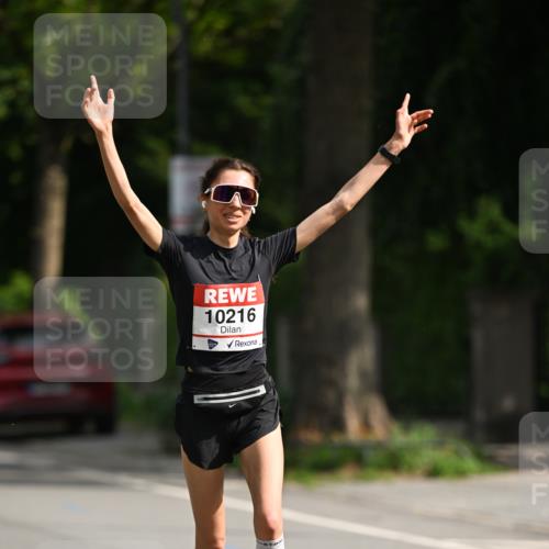 15.06.2025 - REWE Women's Run Dr. Thomas Lammeyer http://msf.ph/oto/7949839 15.06.2025 09:34:56 Laufen 10216 meine-sportfotos.de