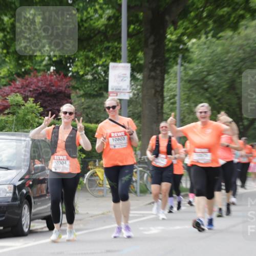 15.06.2025 - REWE Women's Run Jannik Wohlers http://msf.ph/oto/7949849 15.06.2025 08:32:13 Laufen 10304, 10803 meine-sportfotos.de