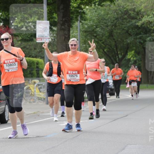 15.06.2025 - REWE Women's Run Jannik Wohlers http://msf.ph/oto/7949897 15.06.2025 08:32:14 Laufen 0304, 10803, 0782, 10575 meine-sportfotos.de