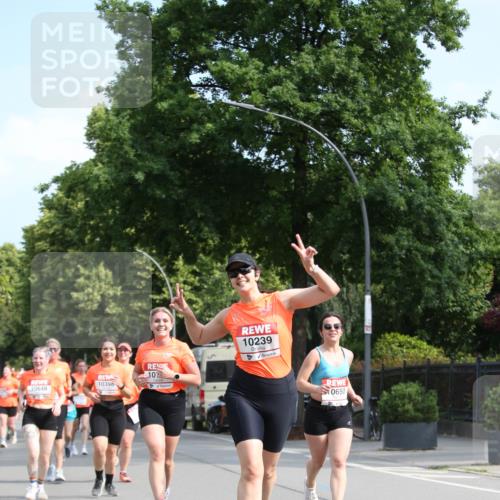 15.06.2025 - REWE Women's Run Jannik Wohlers http://msf.ph/oto/7949946 15.06.2025 09:48:48 Laufen 10239, 10, 10398, 10648, 0650 meine-sportfotos.de