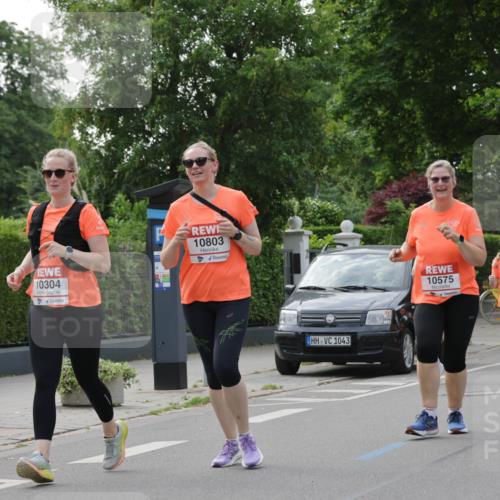 15.06.2025 - REWE Women's Run Jannik Wohlers http://msf.ph/oto/7949954 15.06.2025 08:32:17 Laufen 10304, 10803, 1043, 15, 2025, 10575, 10840 meine-sportfotos.de