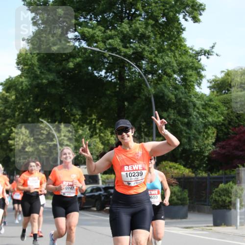 15.06.2025 - REWE Women's Run Jannik Wohlers http://msf.ph/oto/7949961 15.06.2025 09:48:49 Laufen 0747, 10239, 10398, 650 meine-sportfotos.de