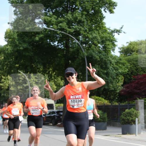15.06.2025 - REWE Women's Run Jannik Wohlers http://msf.ph/oto/7949963 15.06.2025 09:48:49 Laufen 10398, 10747, 10239, 650 meine-sportfotos.de