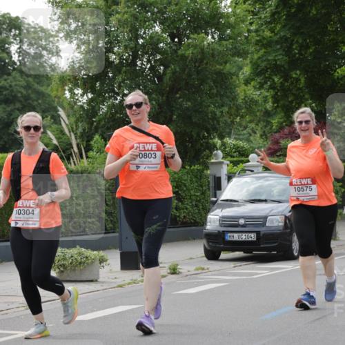 15.06.2025 - REWE Women's Run Jannik Wohlers http://msf.ph/oto/7949966 15.06.2025 08:32:17 Laufen 10304, 0803, 1043, 10575, 10840, 7094 meine-sportfotos.de