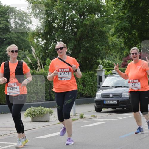 15.06.2025 - REWE Women's Run Jannik Wohlers http://msf.ph/oto/7949973 15.06.2025 08:32:17 Laufen 10304, 10803, 1043, 10575, 10840 meine-sportfotos.de