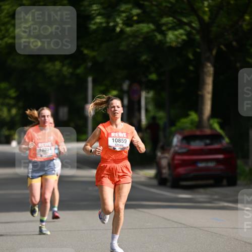 15.06.2025 - REWE Women's Run Dr. Thomas Lammeyer http://msf.ph/oto/7949974 15.06.2025 09:35:11 Laufen 10859, 10334 meine-sportfotos.de