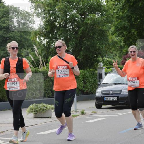 15.06.2025 - REWE Women's Run Jannik Wohlers http://msf.ph/oto/7949975 15.06.2025 08:32:17 Laufen 10304, 10803, 1043, 10575, 10840, 842 meine-sportfotos.de