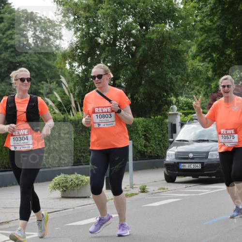 15.06.2025 - REWE Women's Run Jannik Wohlers http://msf.ph/oto/7949978 15.06.2025 08:32:17 Laufen 10304, 10803, 1043, 10575, 10840 meine-sportfotos.de