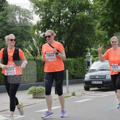 15.06.2025 - REWE Women's Run Jannik Wohlers http://msf.ph/oto/7949981 15.06.2025 08:32:17 Laufen 10304, 10803, 1043, 10575, 10840, 15 meine-sportfotos.de