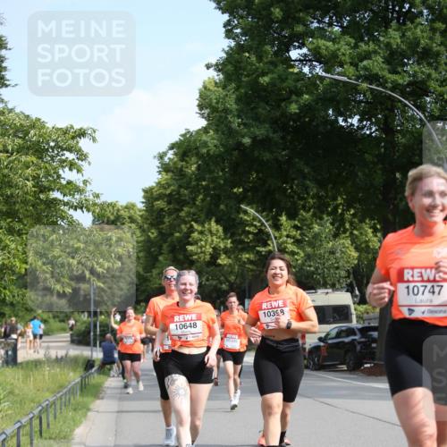 15.06.2025 - REWE Women's Run Jannik Wohlers http://msf.ph/oto/7949990 15.06.2025 09:48:50 Laufen 10648, 10398, 10747 meine-sportfotos.de