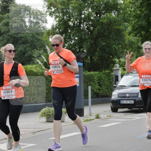 15.06.2025 - REWE Women's Run Jannik Wohlers http://msf.ph/oto/7949992 15.06.2025 08:32:17 Laufen 10304, 4, 10803, 1043, 10575, 10840 meine-sportfotos.de