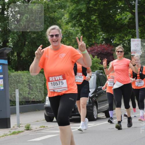 15.06.2025 - REWE Women's Run Jannik Wohlers http://msf.ph/oto/7950007 15.06.2025 08:32:18 Laufen 10575, 20782, 10840, 4, 15, 2925, 10842, 084 meine-sportfotos.de