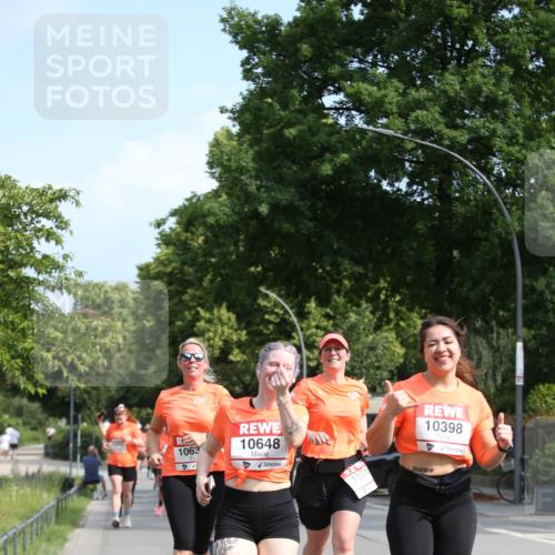 15.06.2025 - REWE Women's Run Jannik Wohlers http://msf.ph/oto/7950012 15.06.2025 09:48:52 Laufen 1063, 10648, 1071, 10398 meine-sportfotos.de