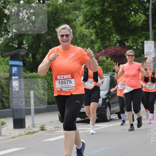 15.06.2025 - REWE Women's Run Jannik Wohlers http://msf.ph/oto/7950016 15.06.2025 08:32:18 Laufen 10575, 104, 0782, 10842, 1084, 10 meine-sportfotos.de