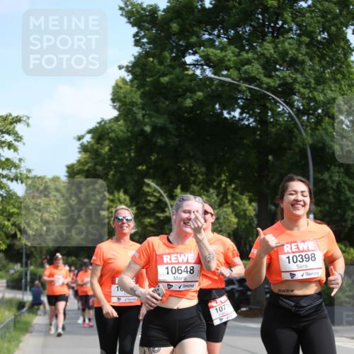 15.06.2025 - REWE Women's Run Jannik Wohlers http://msf.ph/oto/7950026 15.06.2025 09:48:52 Laufen 10648, 10718, 10398 meine-sportfotos.de