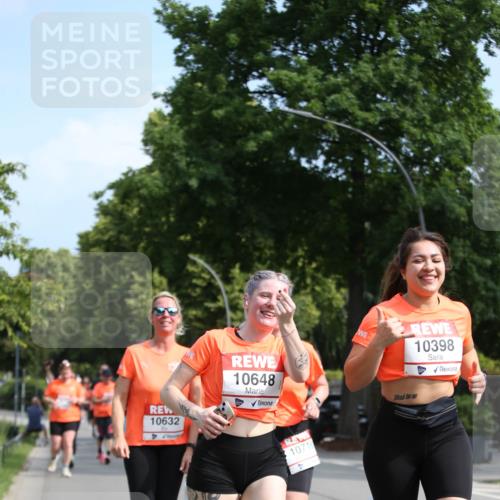 15.06.2025 - REWE Women's Run Jannik Wohlers http://msf.ph/oto/7950028 15.06.2025 09:48:52 Laufen 10632, 10648, 10718, 10398 meine-sportfotos.de