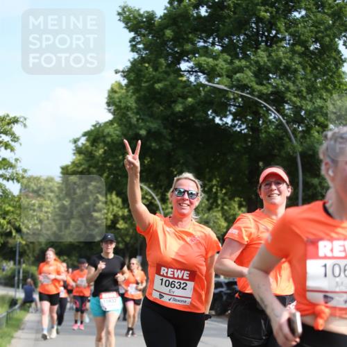 15.06.2025 - REWE Women's Run Jannik Wohlers http://msf.ph/oto/7950038 15.06.2025 09:48:53 Laufen 10632, 1 meine-sportfotos.de
