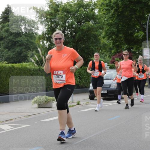 15.06.2025 - REWE Women's Run Jannik Wohlers http://msf.ph/oto/7950051 15.06.2025 08:32:19 Laufen 10575, 782, 0842, 10840, 1043 meine-sportfotos.de