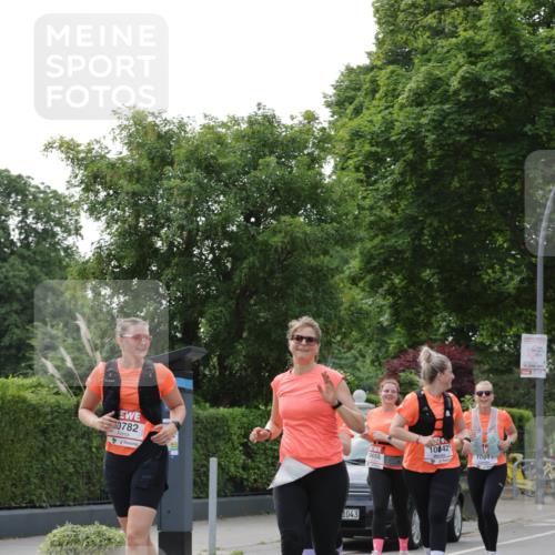 15.06.2025 - REWE Women's Run Jannik Wohlers http://msf.ph/oto/7950065 15.06.2025 08:32:20 Laufen 0782, 1043, 10842, 10655, 1084 meine-sportfotos.de