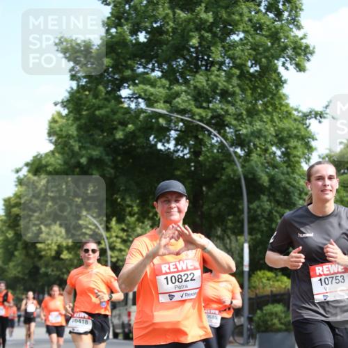 15.06.2025 - REWE Women's Run Jannik Wohlers http://msf.ph/oto/7950070 15.06.2025 09:49:01 Laufen 0418, 10822, 0685, 10753 meine-sportfotos.de