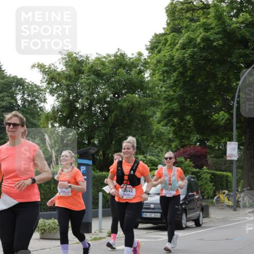 15.06.2025 - REWE Women's Run Jannik Wohlers http://msf.ph/oto/7950123 15.06.2025 08:32:22 Laufen 10842, 1043, 10841 meine-sportfotos.de