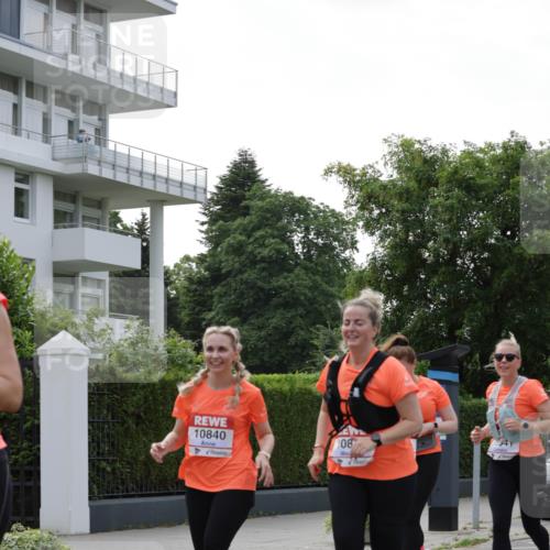 15.06.2025 - REWE Women's Run Jannik Wohlers http://msf.ph/oto/7950160 15.06.2025 08:32:23 Laufen 10840, 108 meine-sportfotos.de
