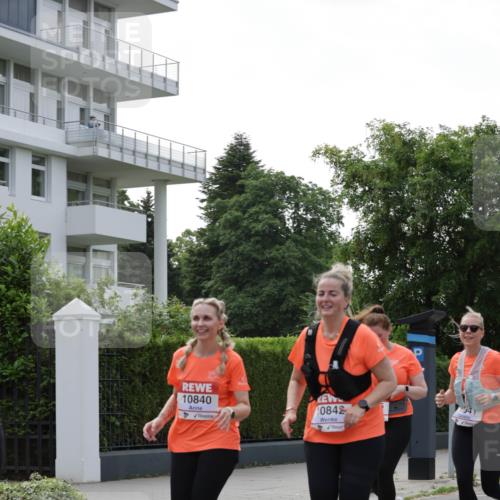 15.06.2025 - REWE Women's Run Jannik Wohlers http://msf.ph/oto/7950164 15.06.2025 08:32:23 Laufen 10840, 084, 341 meine-sportfotos.de