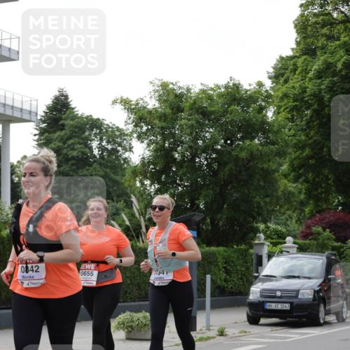 15.06.2025 - REWE Women's Run Jannik Wohlers http://msf.ph/oto/7950183 15.06.2025 08:32:24 Laufen 0842, 10655, 1084, 1043 meine-sportfotos.de