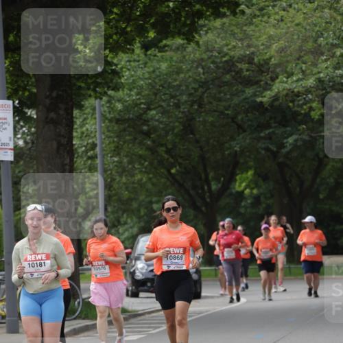 15.06.2025 - REWE Women's Run Jannik Wohlers http://msf.ph/oto/7950224 15.06.2025 08:32:27 Laufen 2025, 10181, 10576, 0869 meine-sportfotos.de
