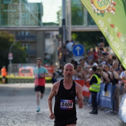 13.06.2025 - Holstenköstenlauf Felixshl http://msf.ph/oto/7950234 13.06.2025 19:36:18 Laufen 2409, 2552 meine-sportfotos.de