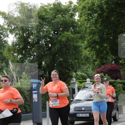 15.06.2025 - REWE Women's Run Jannik Wohlers http://msf.ph/oto/7950265 15.06.2025 08:32:31 Laufen 10720, 1043, 10, 10044 meine-sportfotos.de