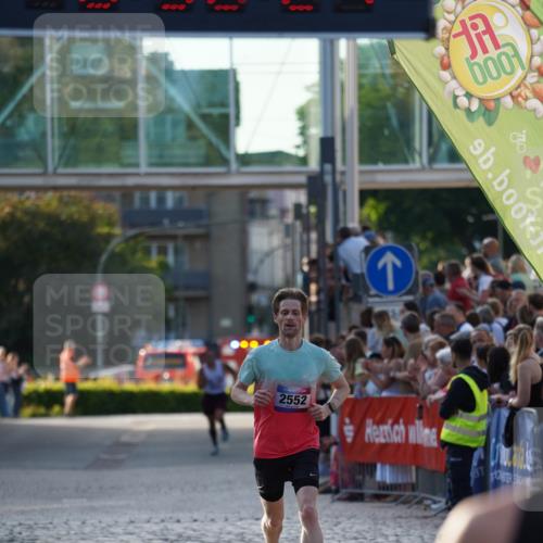13.06.2025 - Holstenköstenlauf Felixshl http://msf.ph/oto/7950271 13.06.2025 19:36:20 Laufen 2409, 2552 meine-sportfotos.de