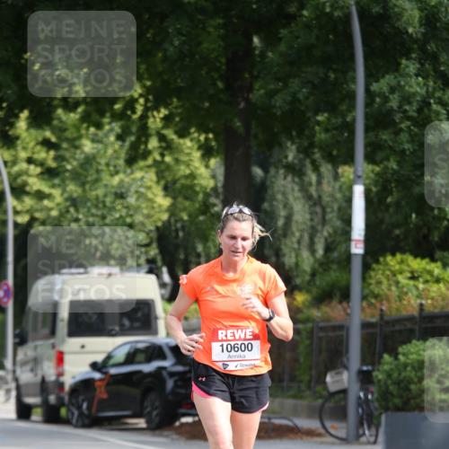 15.06.2025 - REWE Women's Run Jannik Wohlers http://msf.ph/oto/7950279 15.06.2025 09:49:17 Laufen 10600 meine-sportfotos.de