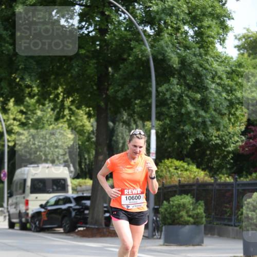 15.06.2025 - REWE Women's Run Jannik Wohlers http://msf.ph/oto/7950305 15.06.2025 09:49:17 Laufen 10600 meine-sportfotos.de