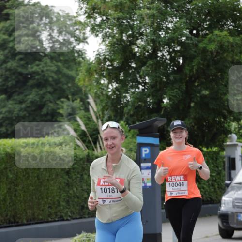15.06.2025 - REWE Women's Run Jannik Wohlers http://msf.ph/oto/7950345 15.06.2025 08:32:33 Laufen 10181, 10044 meine-sportfotos.de