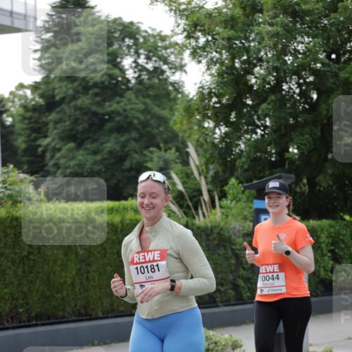 15.06.2025 - REWE Women's Run Jannik Wohlers http://msf.ph/oto/7950366 15.06.2025 08:32:34 Laufen 10181, 10044 meine-sportfotos.de