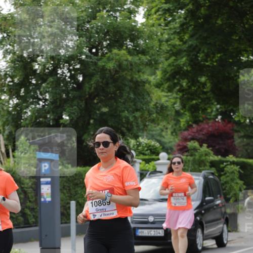 15.06.2025 - REWE Women's Run Jannik Wohlers http://msf.ph/oto/7950369 15.06.2025 08:32:34 Laufen 10869, 1043, 10576 meine-sportfotos.de