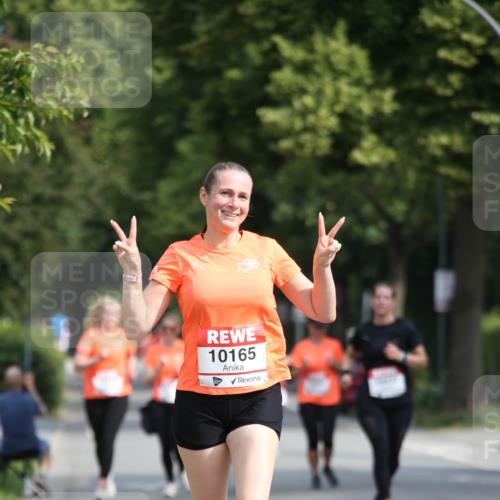 15.06.2025 - REWE Women's Run Jannik Wohlers http://msf.ph/oto/7950397 15.06.2025 09:49:24 Laufen 10165 meine-sportfotos.de