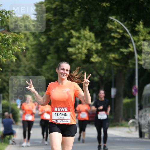 15.06.2025 - REWE Women's Run Jannik Wohlers http://msf.ph/oto/7950409 15.06.2025 09:49:24 Laufen 10165 meine-sportfotos.de