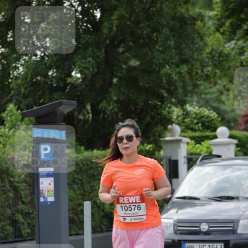 15.06.2025 - REWE Women's Run Jannik Wohlers http://msf.ph/oto/7950417 15.06.2025 08:32:36 Laufen 10576, 1043 meine-sportfotos.de