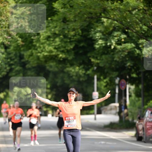 15.06.2025 - REWE Women's Run Dr. Thomas Lammeyer http://msf.ph/oto/7950450 15.06.2025 09:36:02 Laufen 10537 meine-sportfotos.de