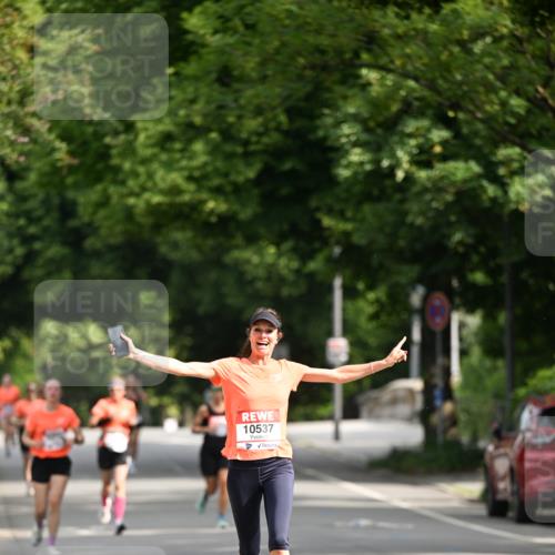 15.06.2025 - REWE Women's Run Dr. Thomas Lammeyer http://msf.ph/oto/7950453 15.06.2025 09:36:02 Laufen 800, 10537 meine-sportfotos.de