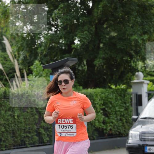 15.06.2025 - REWE Women's Run Jannik Wohlers http://msf.ph/oto/7950456 15.06.2025 08:32:37 Laufen 10576 meine-sportfotos.de