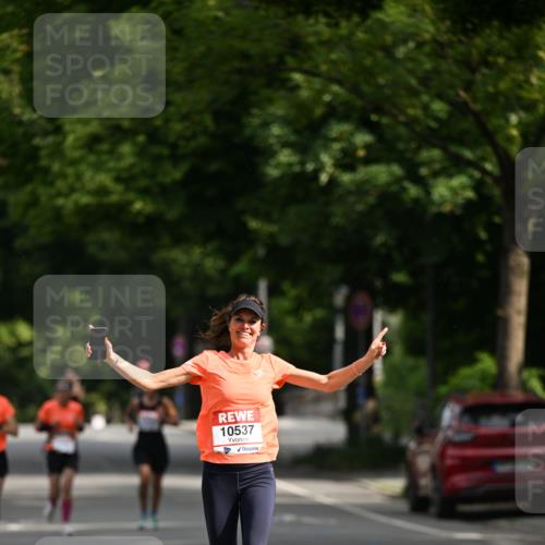 15.06.2025 - REWE Women's Run Dr. Thomas Lammeyer http://msf.ph/oto/7950469 15.06.2025 09:36:02 Laufen 10537 meine-sportfotos.de