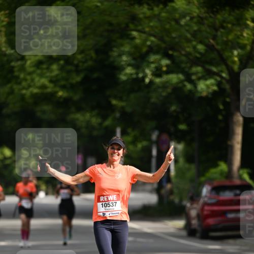 15.06.2025 - REWE Women's Run Dr. Thomas Lammeyer http://msf.ph/oto/7950470 15.06.2025 09:36:03 Laufen 10537 meine-sportfotos.de
