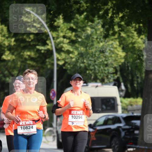 15.06.2025 - REWE Women's Run Jannik Wohlers http://msf.ph/oto/7950533 15.06.2025 09:49:33 Laufen 10824, 10294 meine-sportfotos.de