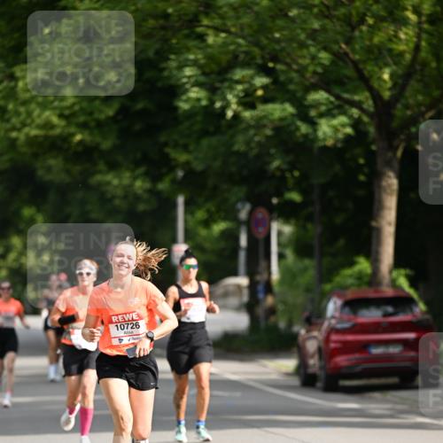15.06.2025 - REWE Women's Run Dr. Thomas Lammeyer http://msf.ph/oto/7950541 15.06.2025 09:36:07 Laufen 10726 meine-sportfotos.de