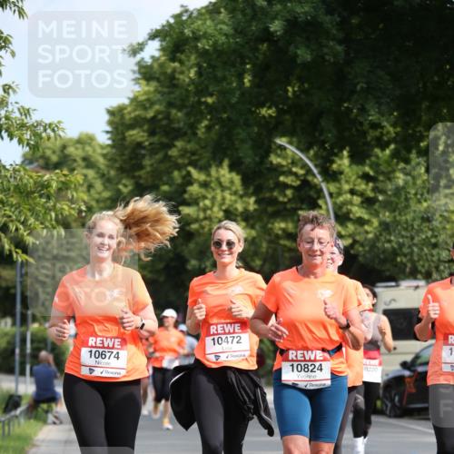 15.06.2025 - REWE Women's Run Jannik Wohlers http://msf.ph/oto/7950567 15.06.2025 09:49:34 Laufen 10472, 10674, 10, 10824, 0220, 4 meine-sportfotos.de